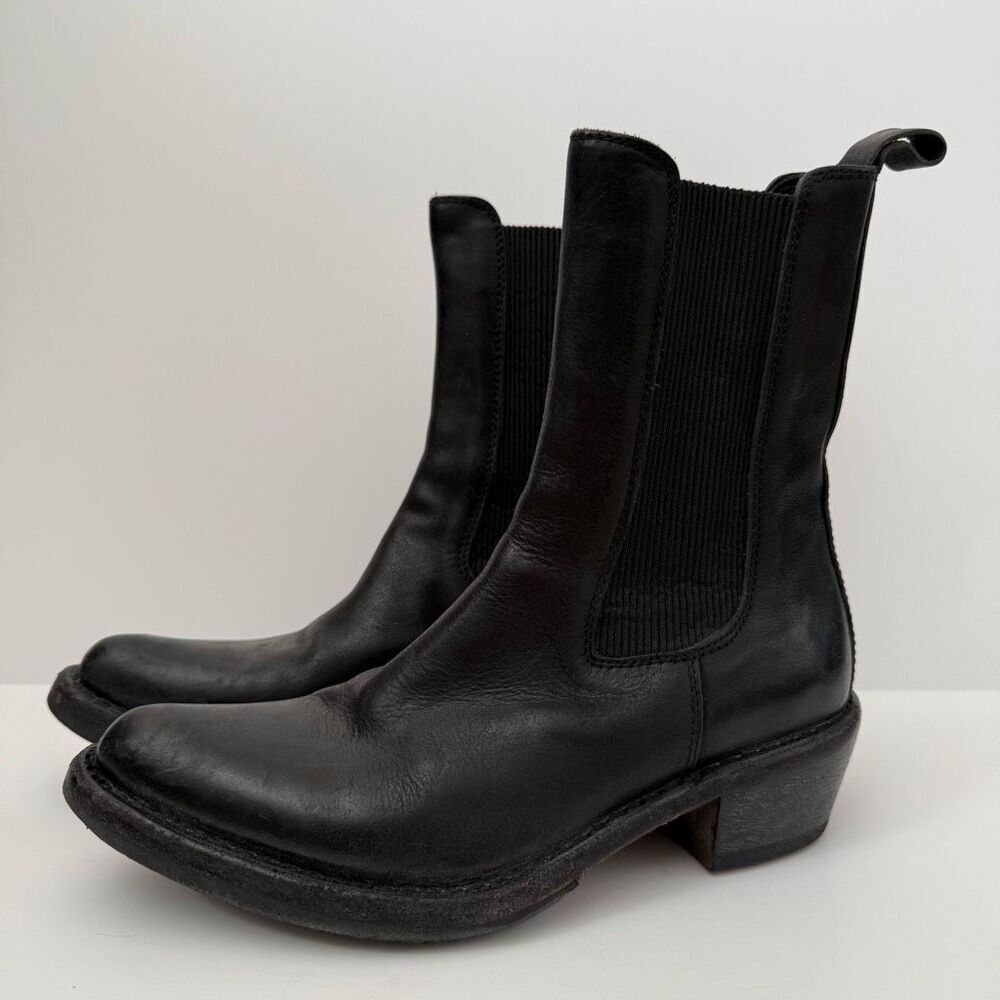 Moma Chelsea Boots